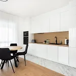 Brzeziny Deluxe Apartment