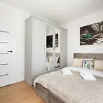 Brzeziny Deluxe Apartment