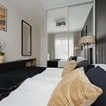 Cozy Apartment With Air Conditioner And Parking By Noclegi Renters
