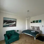 Apartament Metro Swietokrzyska Pokoje Rooms
