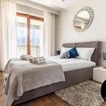 Central Warsaw Apartment - Great Location- Cozy One Bedroom Apartment- Wronia 45