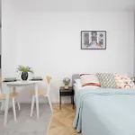 Exceptional Studio For 4 Guests In Warsaw By Noclegi Renters