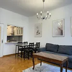 Charming Apartment At Old Town