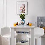 Charming Air-Conditioned Studio 950 M From Central Station, Bedroom & Separate Living Room