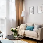 Charming Air-Conditioned Studio 950 M From Central Station, Bedroom & Separate Living Room