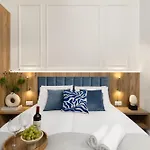 Movo Prestige Old Town Apartment