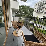 Apartament Nova Ochota, Tennis Court, Train & Bus Nearby