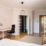 Praga Poludnie Spacious Apartment