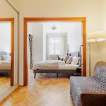 Timeless Old Town Stay By Ecru Wwa83