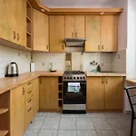 Metro Raclawicka Snug Apartment