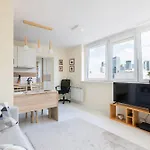 Rentplanet - Apartament Wola