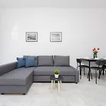 Wyjatkowy Apartament Z Uroczym Ogrodkiem Oraz Parkingiem By Noclegi Renters