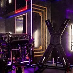 No Limits House - Apartament Bdsm Red Desire