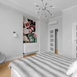 Unitapartament Delux Warszawa Centrum Blisko Plac Zbawiciela Hala Koszyki Metro Politechnika Jest To Elegancki I Wygodny Apartament Na Noclegi I Pobyt W Warszawie - Zapraszamy