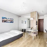 Klimatyzowane Studia Mennica Residence Warsaw Night Apartments
