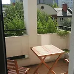 Apartament Przy Metrze Sluzew