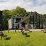 Apartament Przy Metrze Sluzew