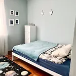 Three-Room Apartment On Skarbka Z Gor
