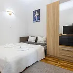 Chic Apartments - City Center - Cozy And Comfortable - Wspolna