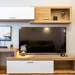 Chic Apartments - City Center - Cozy And Comfortable - Wspolna