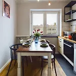 Modern Studio For Remote Work In The Centre Of Warsaw By Noclegi Renters