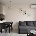 Central New Flat. Ac, Park View , 2 Rooms
