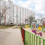 Metro Wierzbno Homely Apartment