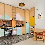 Saska Kepa Loft Style Apartment