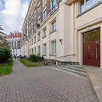 Aleja Wyzwolenia Studio With Mezzanine Warsaw Downtown By Noclegi Renters