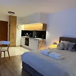 Deluxury Apartment Chmielna