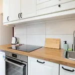 Charlie Apartment City Center