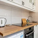 Charlie Apartment City Center