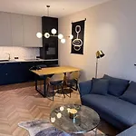 Premium 1Bd Apartment With Private Balcony In Mlynow