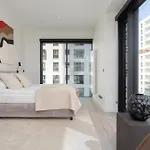 Luxury Apartments Towarowa Towers With Parking And Air Conditioning In Warsaw\'S Wola District By Renters Prestige