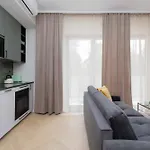 Charming One Bedroom Apartment With Air Conditioning In The Capital By Noclegi Renters