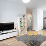 Chic Apartments - Modern And Cozy - Central Location - Pereca