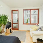 Lucka Rooms - California Dreaming B24.2