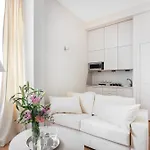 Luxury Apartment 60