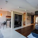 Warszawski Sen-Apartament Emilii Plater 10