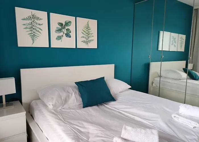 Lovely Apartment Vis-A-Vis Medicover And Paley Institute