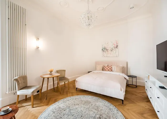 Premium Warsaw Center Studio