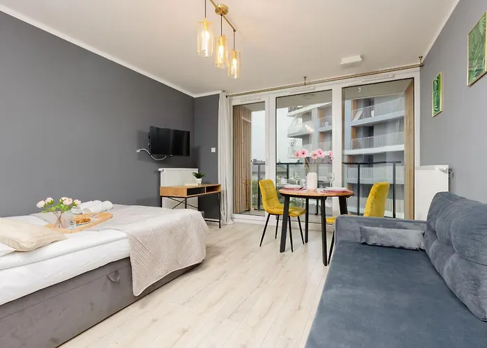 Studio with Balcony Warsaw Kokoryczki by Renters