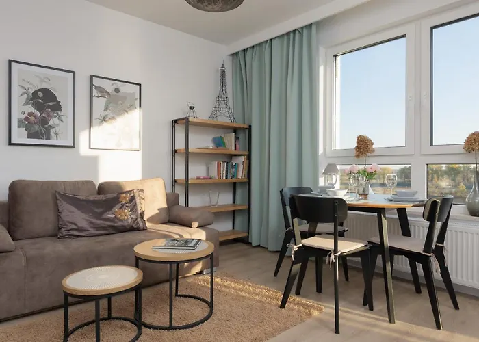 Warsaw Celownicza Apartment With Parking By Renters