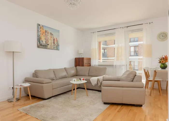 Fort Bema Apartment With Parking By Noclegi Renters