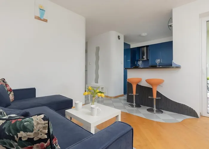 Comfy Apartment Powstancow Slaskich By Noclegi Renters