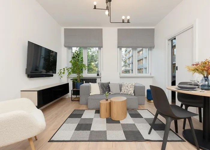 Warsaw Central Apartment 10 Min Walk From Palace Of Culture & Science By Noclegi Renters