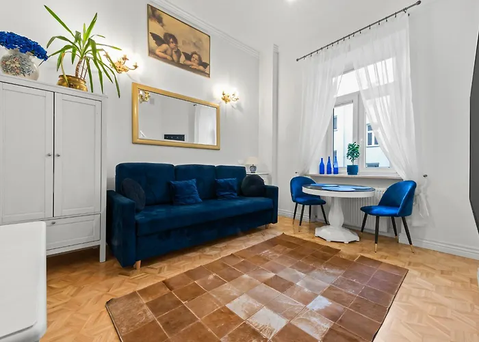 Beautiful Flat. Great Location.