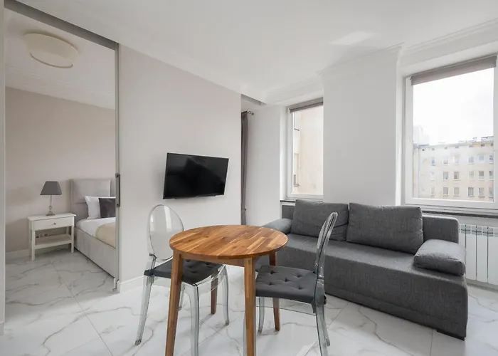 Chmielna Downtown Apartment