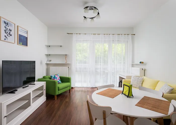 Aleja Krakowska Homely Apartment