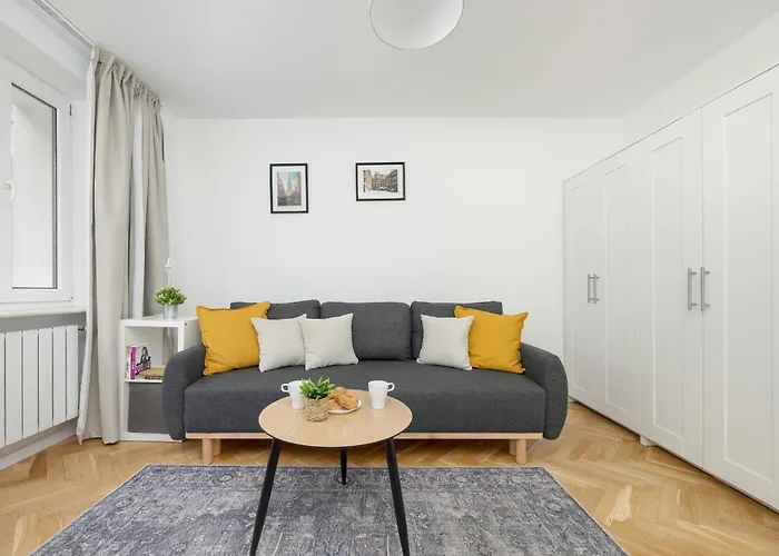 Cozy Apartment In Downtown Warsaw By Noclegi Renters